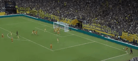 米乐在线注册-JackeyLove爆冷击败拜仁，战术调整引爆全场！